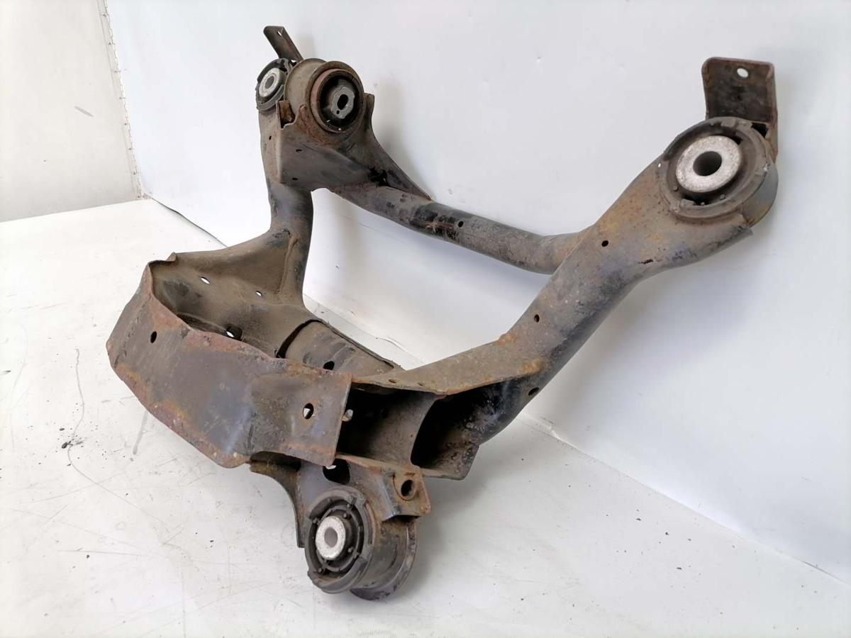 BMW 3er E46 Compact original Hinterachstr&auml;ger 1.8 85kw Bj.2001